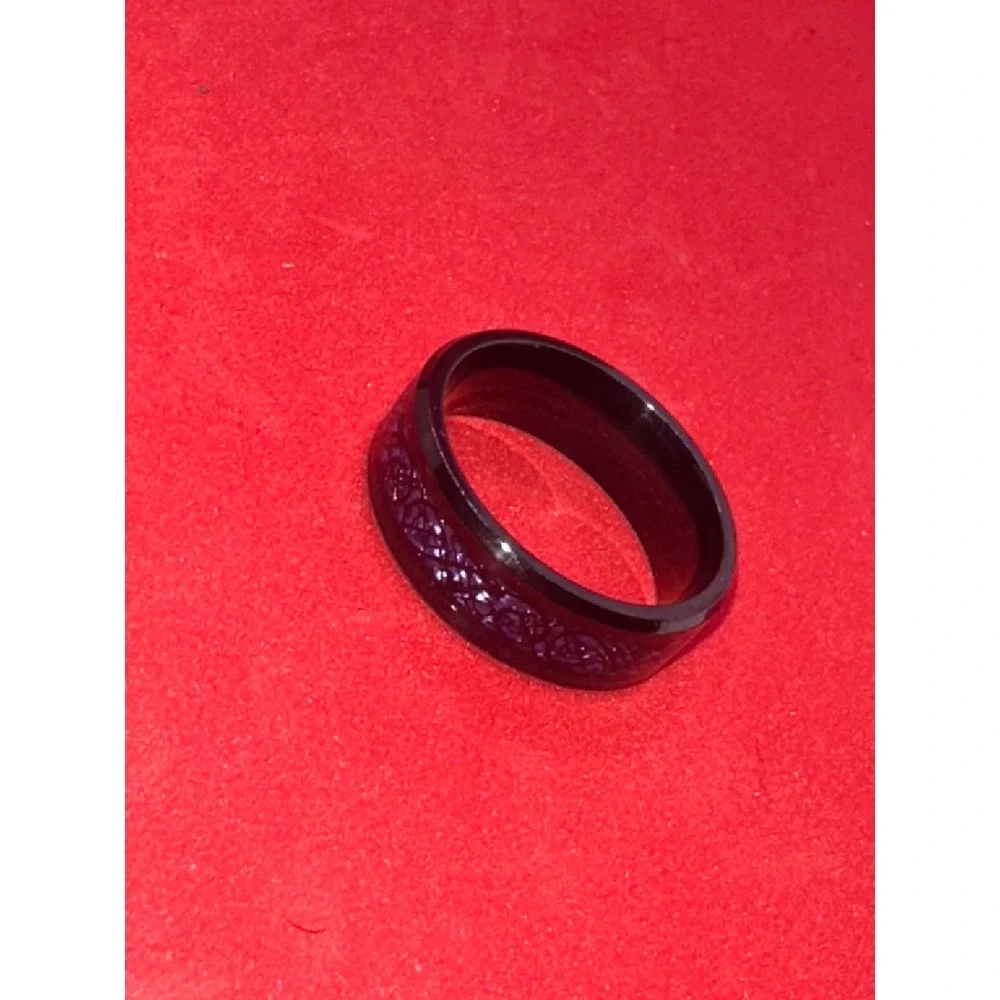 Mens Black Celtic Dragon Ring Blue Carbon Fiber Inlay Beveled Edge Band Size 9